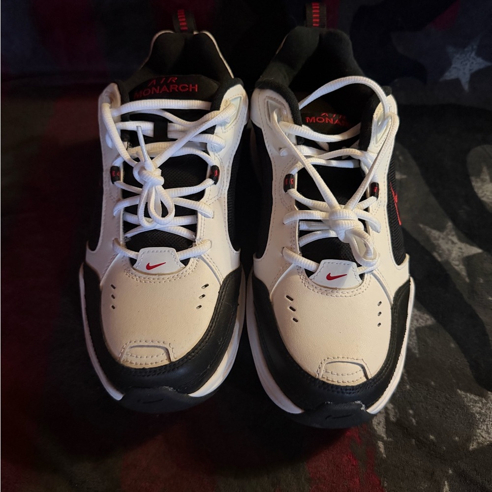 Nike White and Black Men's Athletic Sneakers with Red Accentsmens Nike